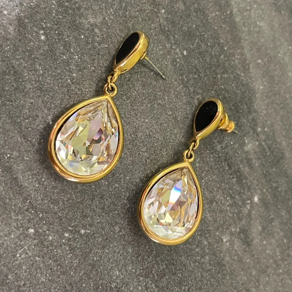 Vintage Trifari Gold Black Teardrop Crystal Dangly Earrings - Picture 7 of 7